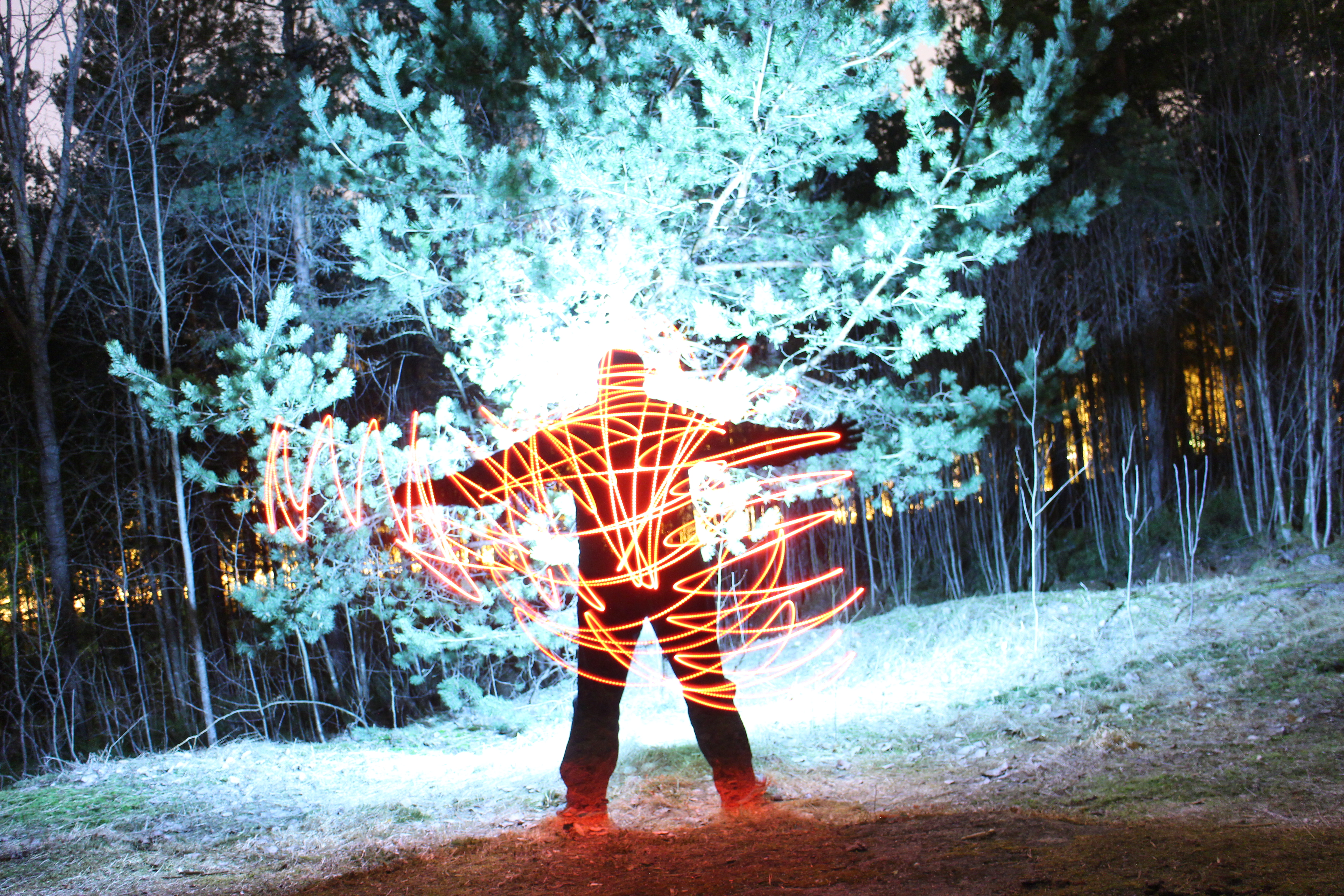 Valolla Vapaaksi – Luovuuden Ilta